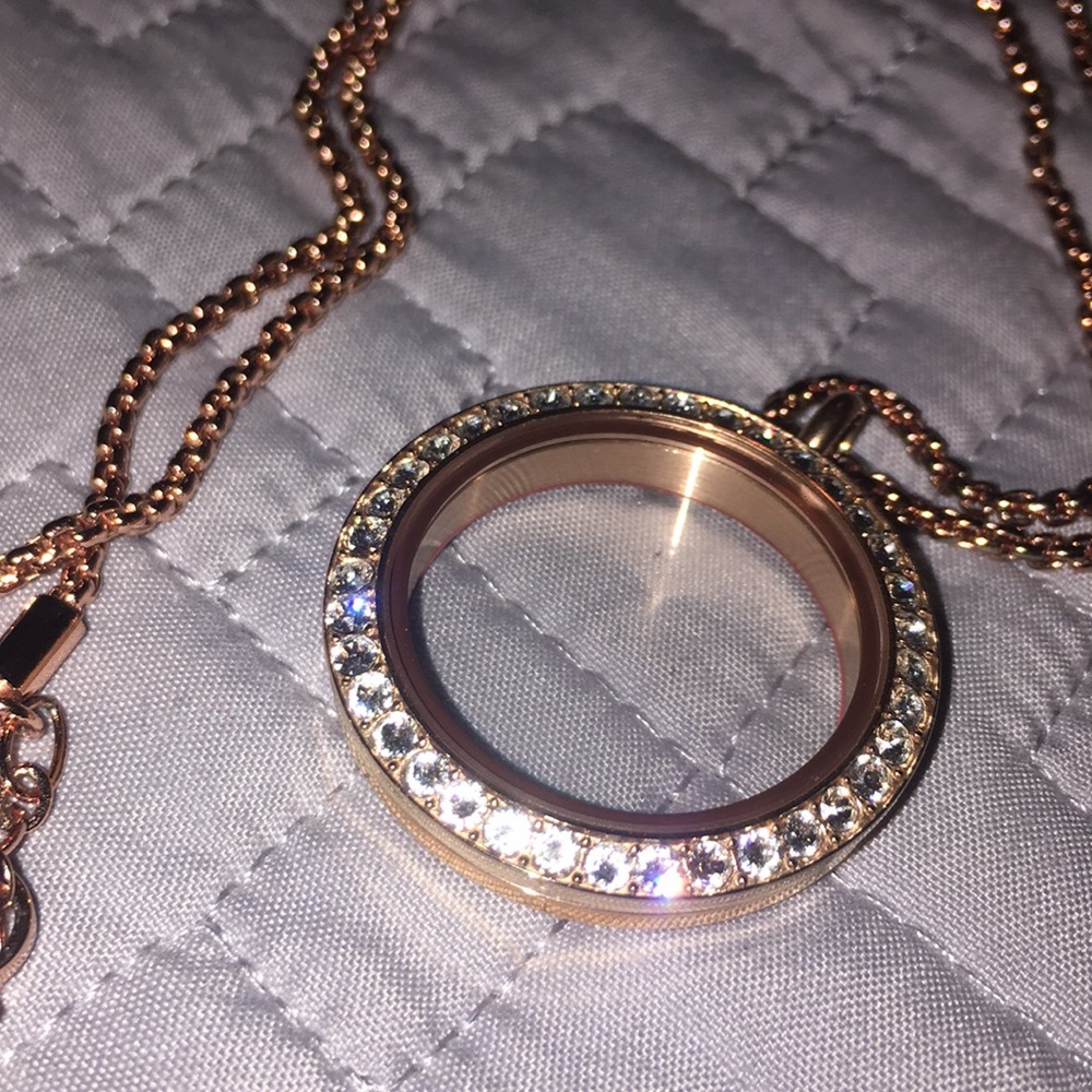 Origami owl rose gold Living Locket